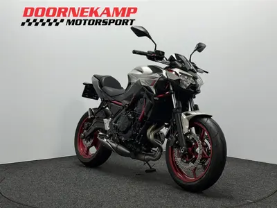 KAWASAKI Z650 – foto 3