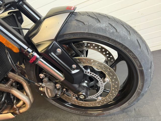 triumph - trident-660