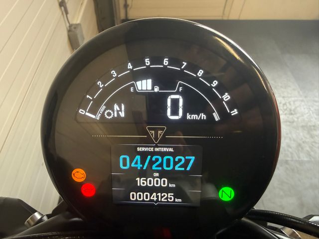 triumph - trident-660