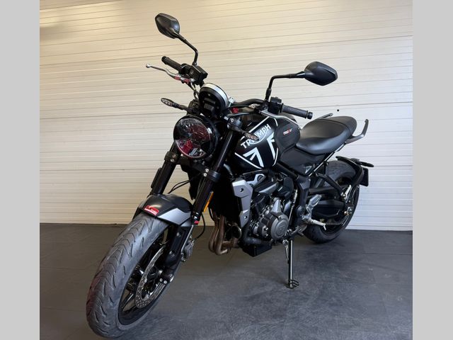 triumph - trident-660