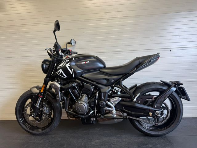 triumph - trident-660