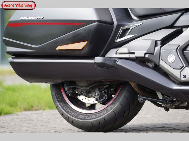 honda - gl-1800-goldwing-bagger-dct