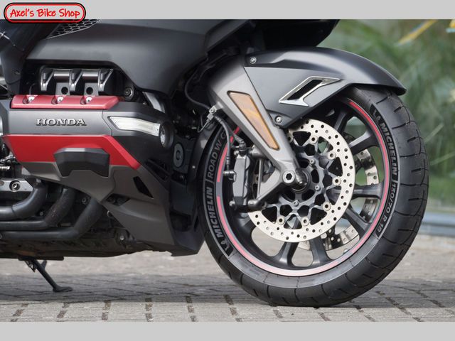 honda - gl-1800-goldwing-bagger-dct