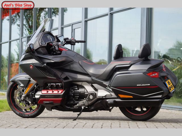 honda - gl-1800-goldwing-bagger-dct