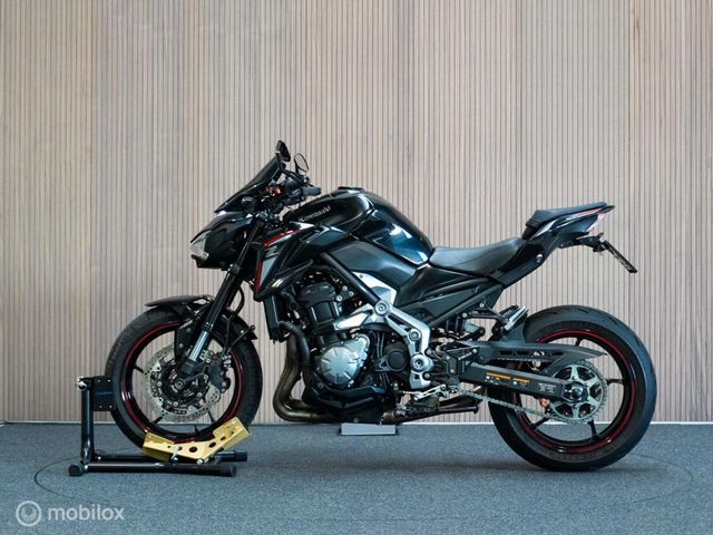 kawasaki - z900