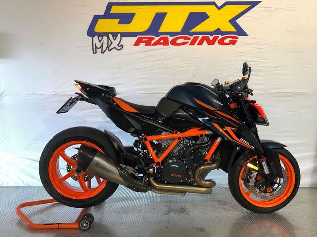 ktm - 1290-super-duke-r