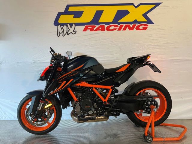 ktm - 1290-super-duke-r