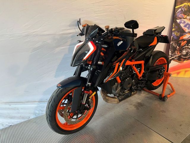 ktm - 1290-super-duke-r