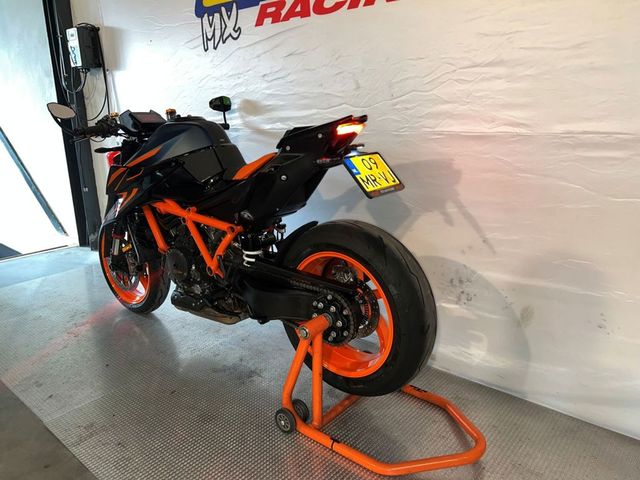 ktm - 1290-super-duke-r