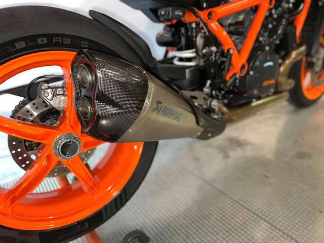 ktm - 1290-super-duke-r