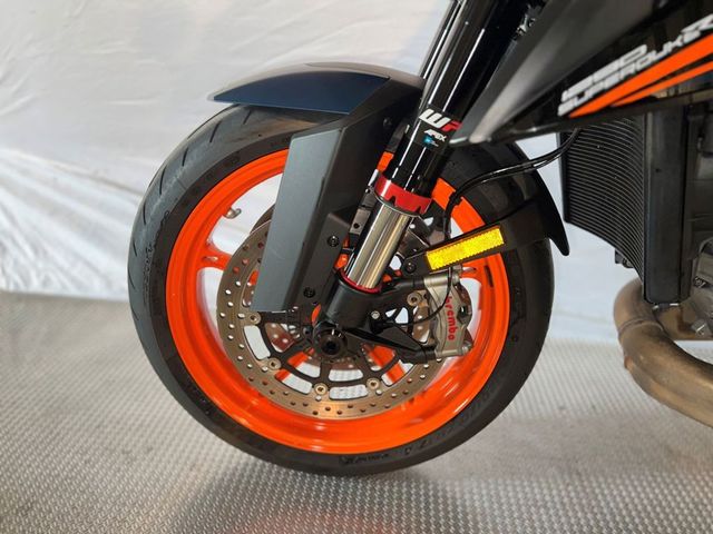 ktm - 1290-super-duke-r