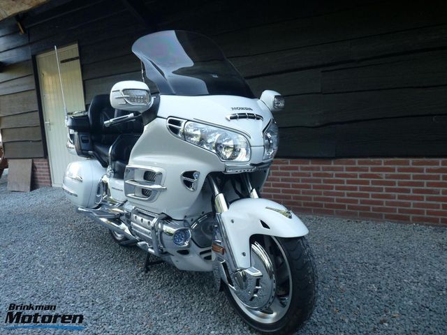 honda - gl-1800-goldwing-c-abs