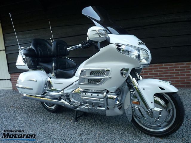 honda - gl-1800-goldwing-c-abs