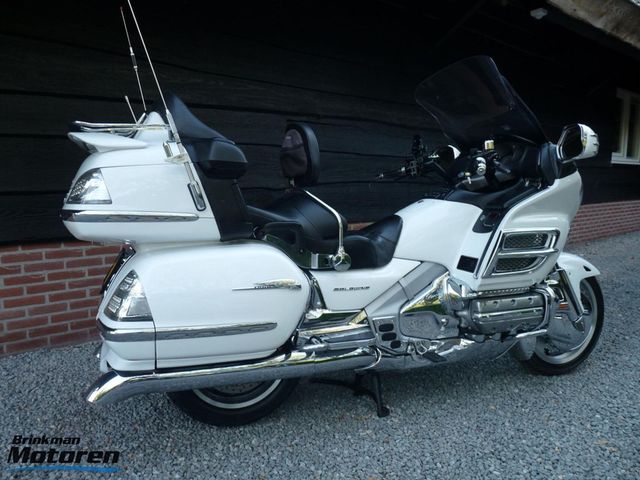 honda - gl-1800-goldwing-c-abs