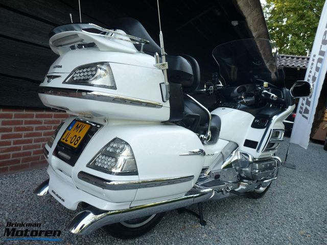 honda - gl-1800-goldwing-c-abs