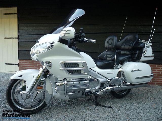 honda - gl-1800-goldwing-c-abs