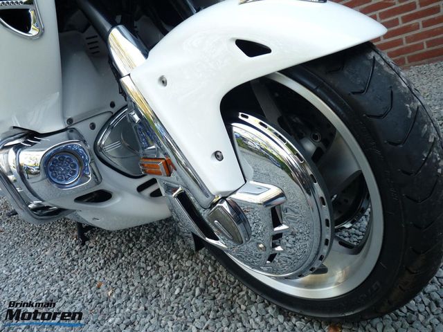 honda - gl-1800-goldwing-c-abs