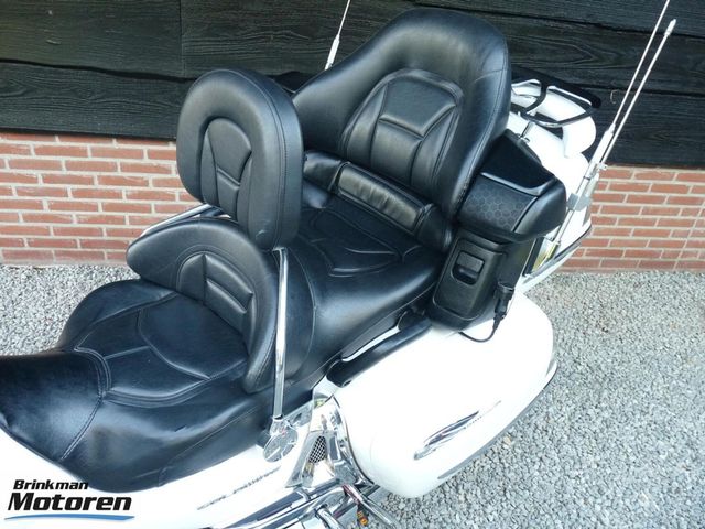 honda - gl-1800-goldwing-c-abs