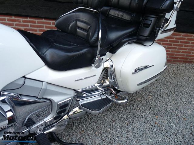 honda - gl-1800-goldwing-c-abs