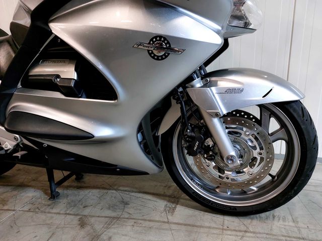 honda - st-1300-pan-european