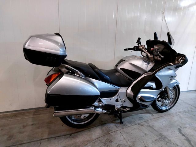 honda - st-1300-pan-european