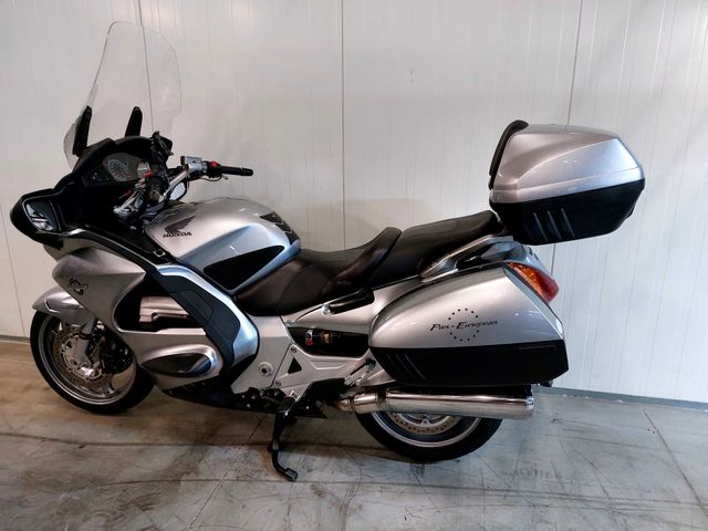 honda - st-1300-pan-european