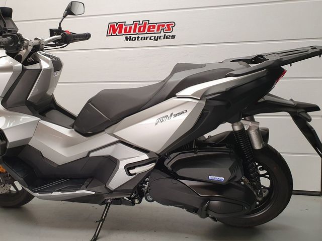 honda - adv-350