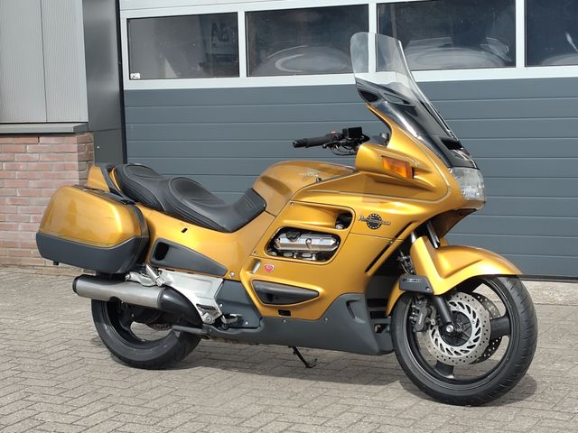honda - st-1100-pan-european