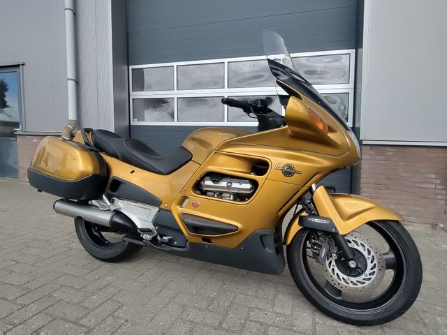 honda - st-1100-pan-european