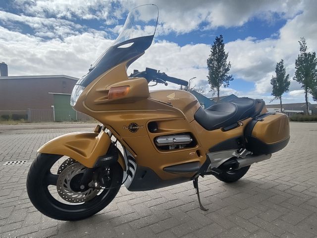 honda - st-1100-pan-european