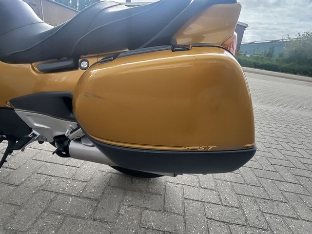 honda - st-1100-pan-european
