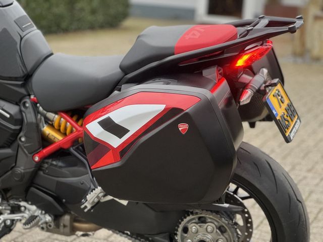 ducati - multistrada-v4-s-pikes-peak