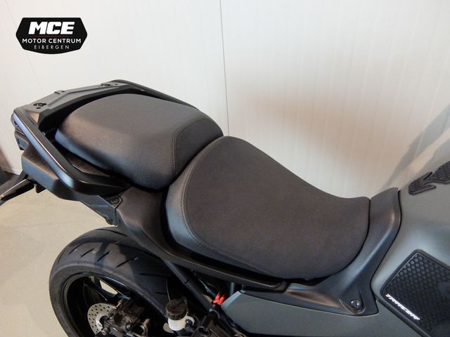 yamaha - tracer-9