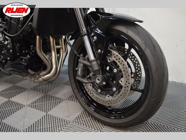 kawasaki - z900