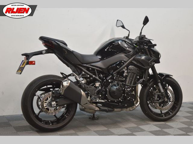 kawasaki - z900
