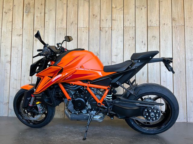 ktm - 1390-super-duke-r