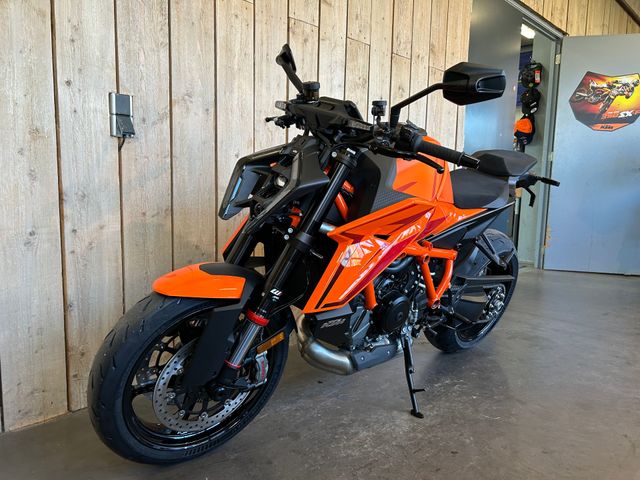 ktm - 1390-super-duke-r