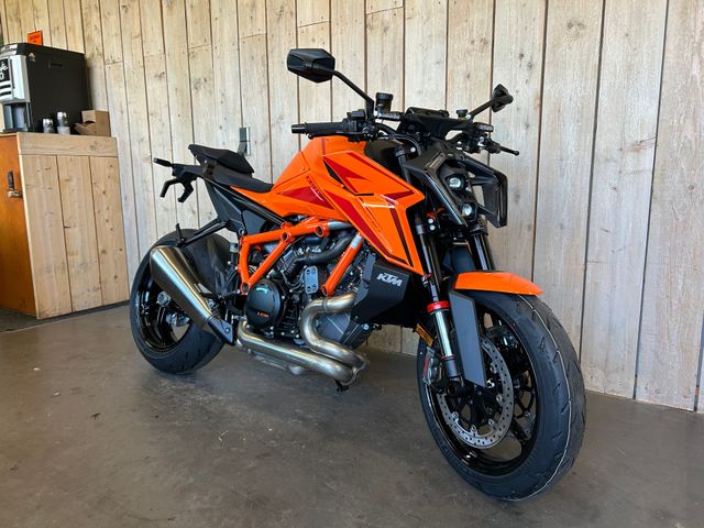 ktm - 1390-super-duke-r