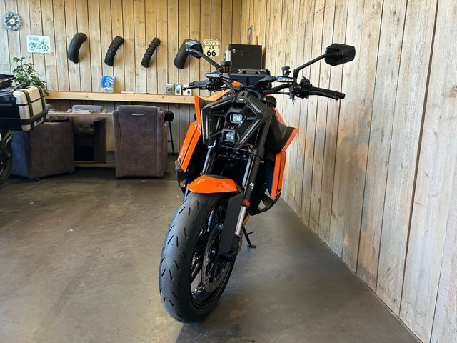 ktm - 1390-super-duke-r