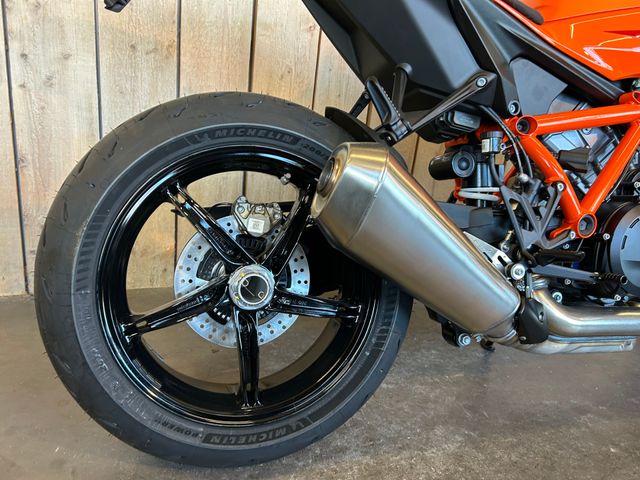 ktm - 1390-super-duke-r