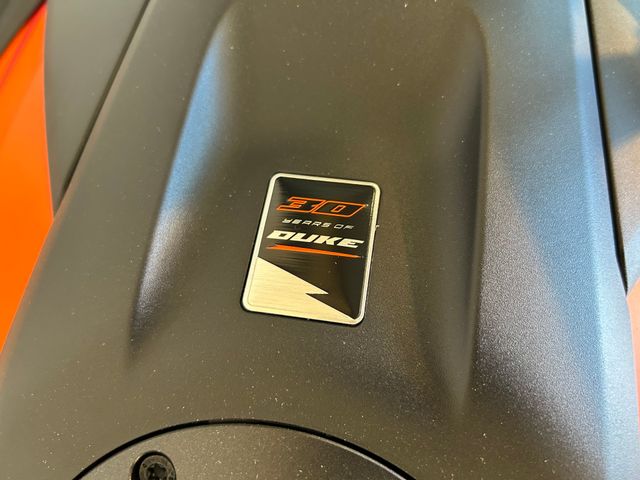ktm - 1390-super-duke-r