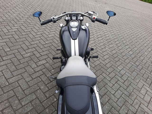 kawasaki - vn-900-custom