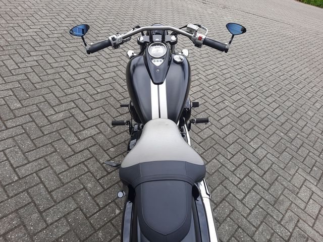 kawasaki - vn-900-custom