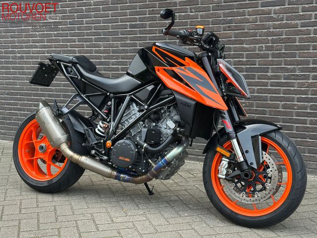 ktm - 1290-super-duke-r