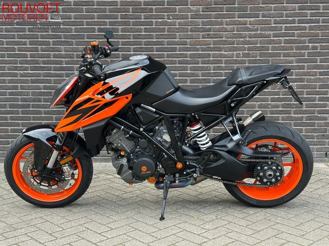 ktm - 1290-super-duke-r