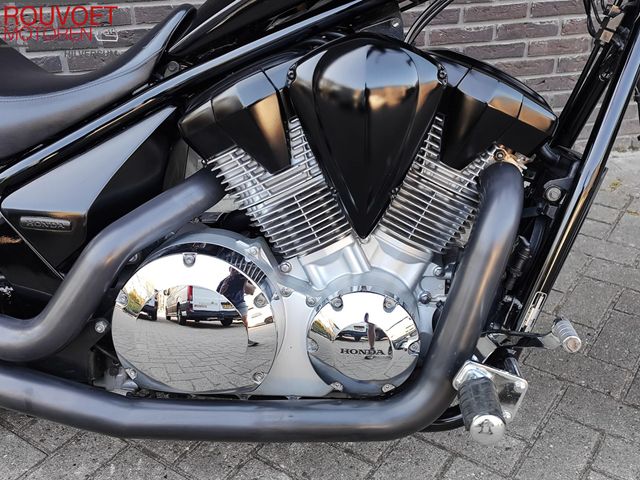 honda - vt-1300-cx-abs