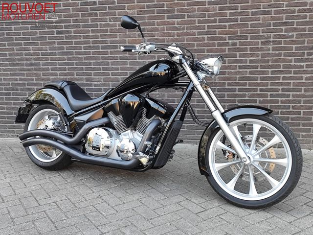honda - vt-1300-cx-abs