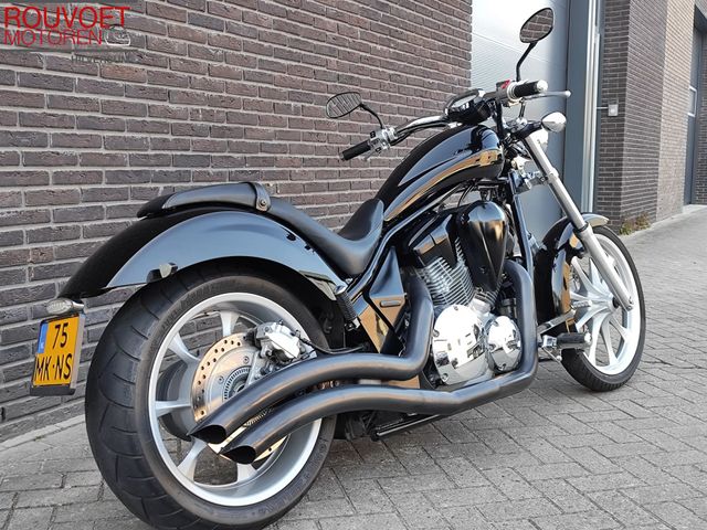 honda - vt-1300-cx-abs