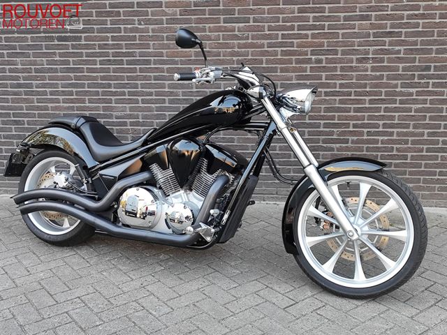 honda - vt-1300-cx-abs