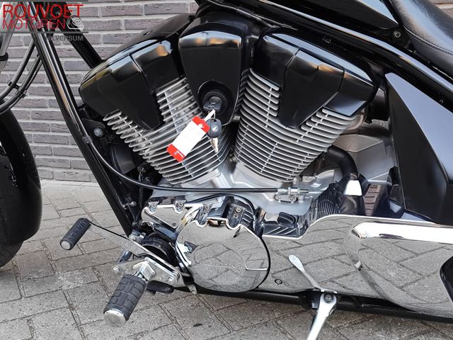 honda - vt-1300-cx-abs